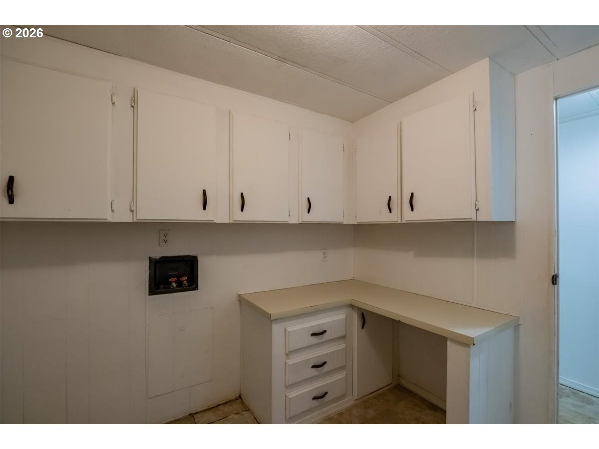 42069 Cut-Off Drive Lebanon, OR 97355 - Photo 36 of 44