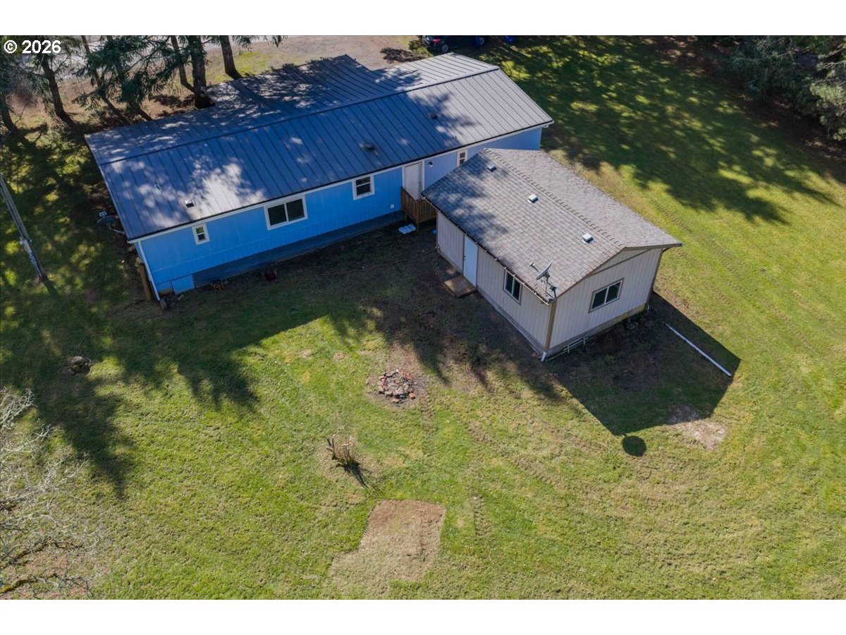 42069 Cut-Off Drive Lebanon, OR 97355 - Photo 6 of 44