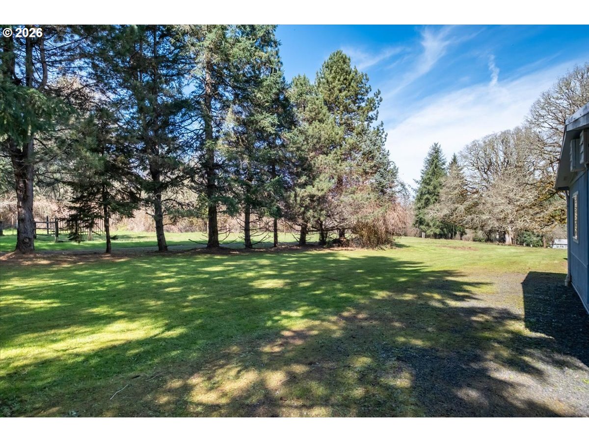 42069 Cut-Off Drive Lebanon, OR 97355 - Photo 8 of 44