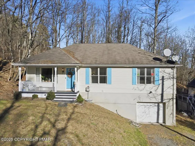 $299,900 | 102 Longshore Circle, East Stroudsburg, PA 18302