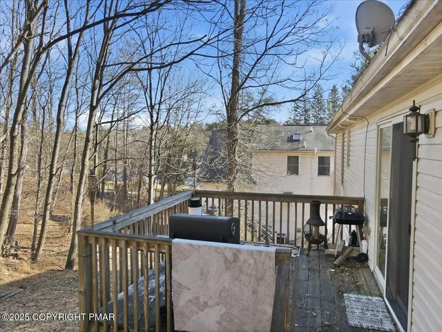 $299,900 | 102 Longshore Circle, East Stroudsburg, PA 18302