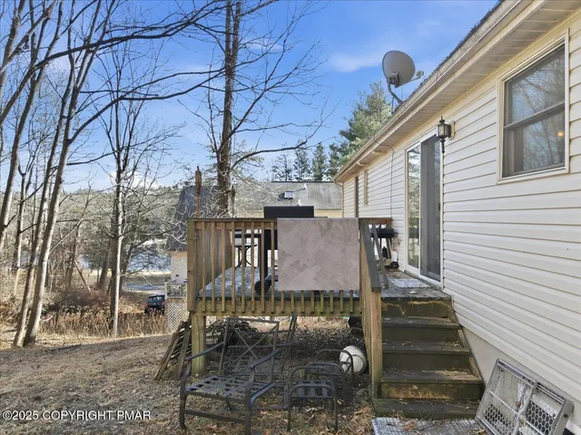 $299,900 | 102 Longshore Circle, East Stroudsburg, PA 18302