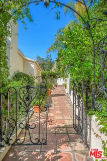 $2,499,000 | 2120 Outpost Drive, Los Angeles, CA 90068