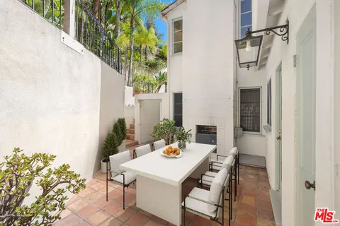$2,499,000 | 2120 Outpost Drive, Los Angeles, CA 90068
