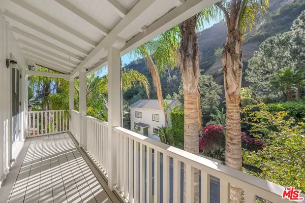$2,499,000 | 2120 Outpost Drive, Los Angeles, CA 90068