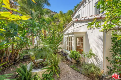 $2,499,000 | 2120 Outpost Drive, Los Angeles, CA 90068