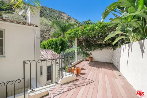 $2,499,000 | 2120 Outpost Drive, Los Angeles, CA 90068