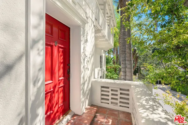 $2,499,000 | 2120 Outpost Drive, Los Angeles, CA 90068