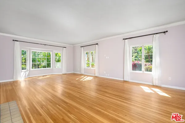 $2,499,000 | 2120 Outpost Drive, Los Angeles, CA 90068