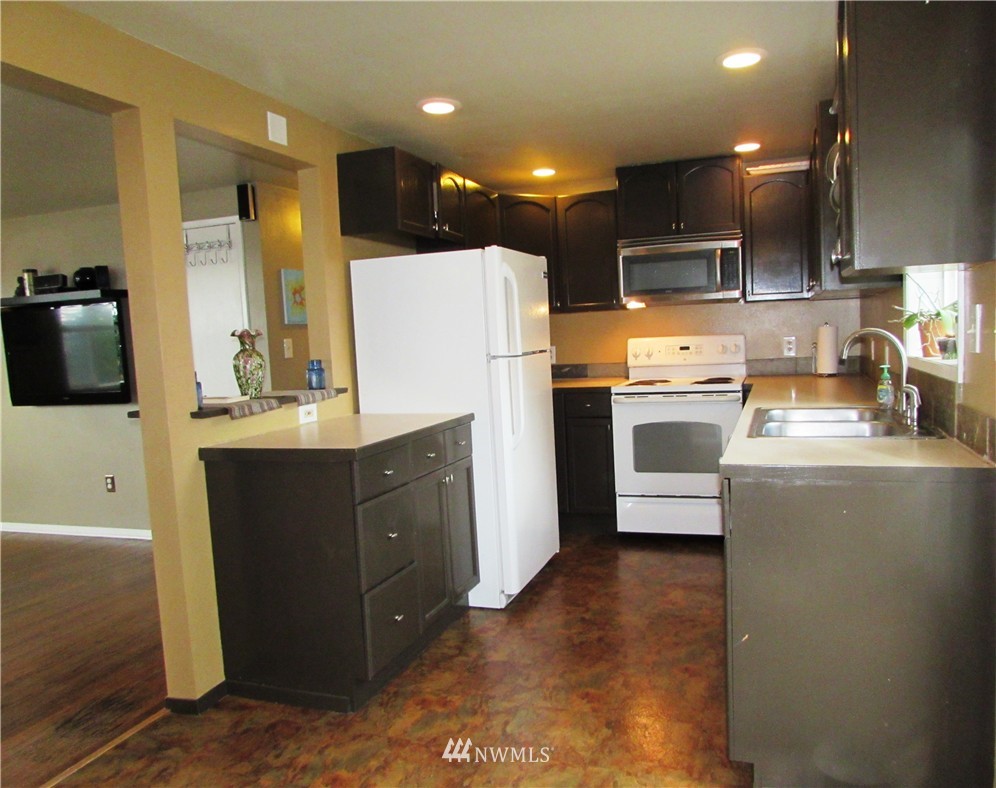 506 Bronson Place Northeast Renton, WA 98056 - Photo 9 of 25 Gallery Image 9