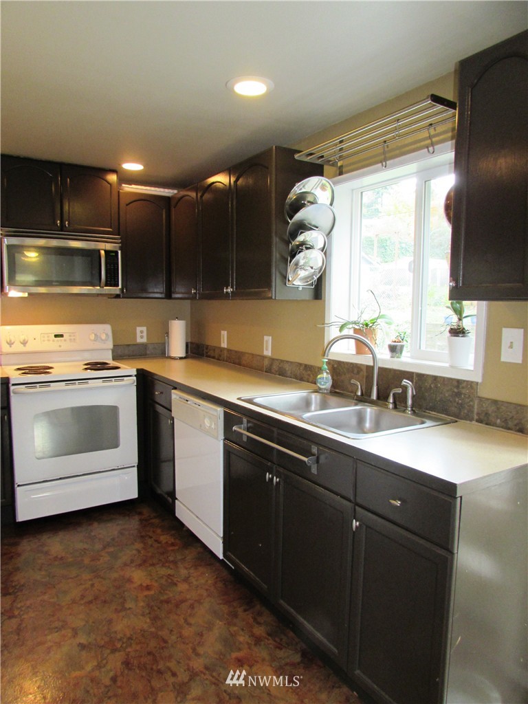 506 Bronson Place Northeast Renton, WA 98056 - Photo 10 of 25 Gallery Image 10