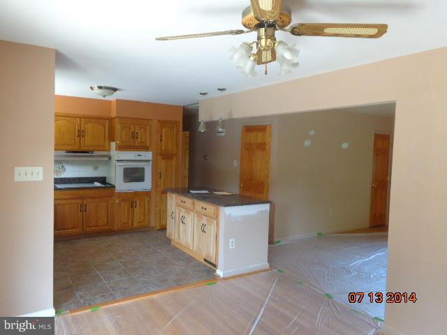4811 Round Hill Road Frederick, MD 21702 - Photo 4 of 13 Kitchen
