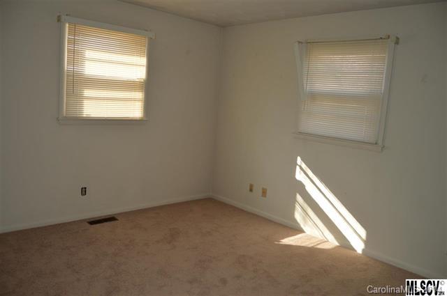 1189 Wagon Wheel Road Hickory, NC 28602 - Photo 12 of 21 Gallery Image 12
