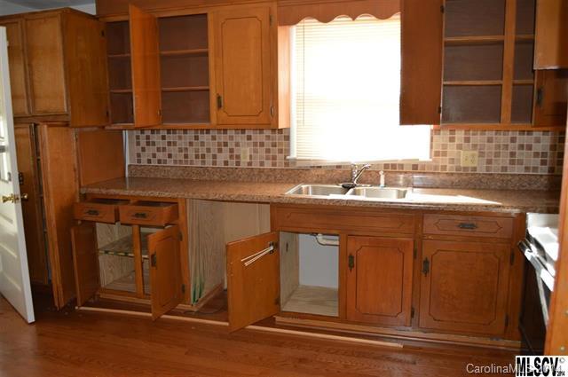 1189 Wagon Wheel Road Hickory, NC 28602 - Photo 6 of 21 Gallery Image 6