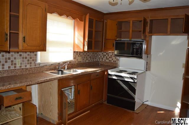 1189 Wagon Wheel Road Hickory, NC 28602 - Photo 7 of 21 Gallery Image 7