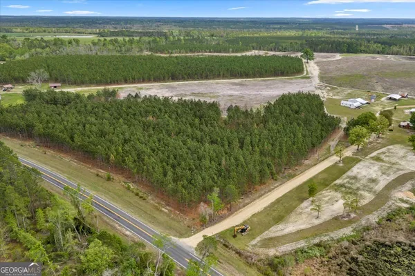 a view of a lake from a yard