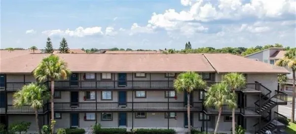 $1,375 | 6312 Newtown Circle, Unit 12C2, Tampa, FL 33615