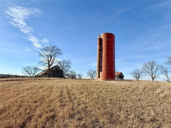 $1,631,168 | 0 Gilsen Creek Road, Onaga, KS 66521