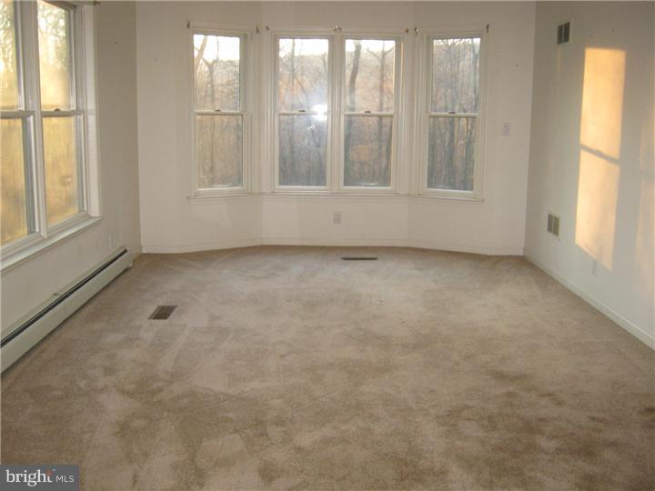 2068 St Peters Road Pottstown, PA 19465 - Photo 5 of 11