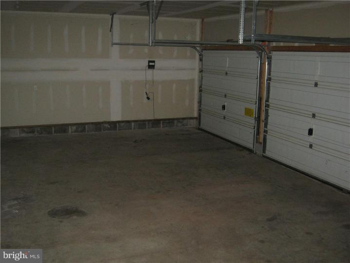 2068 St Peters Road Pottstown, PA 19465 - Photo 7 of 11 Garage