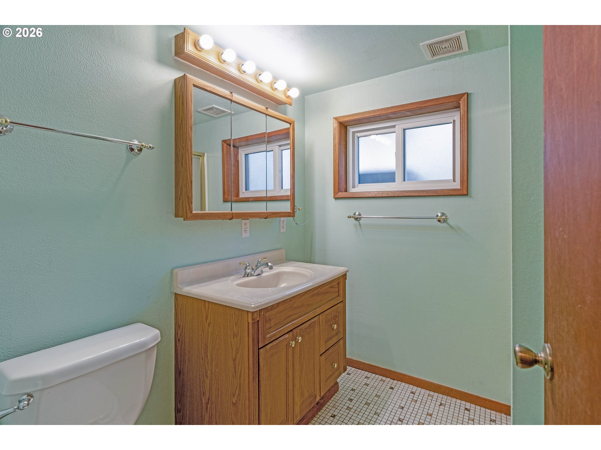 16627 Southeast Bush Street Portland, OR 97236 - Photo 25 of 48