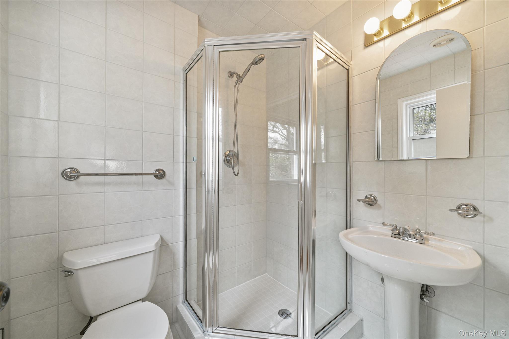 143 Darling Avenue New Rochelle, NY 10804 - Photo 12 of 27