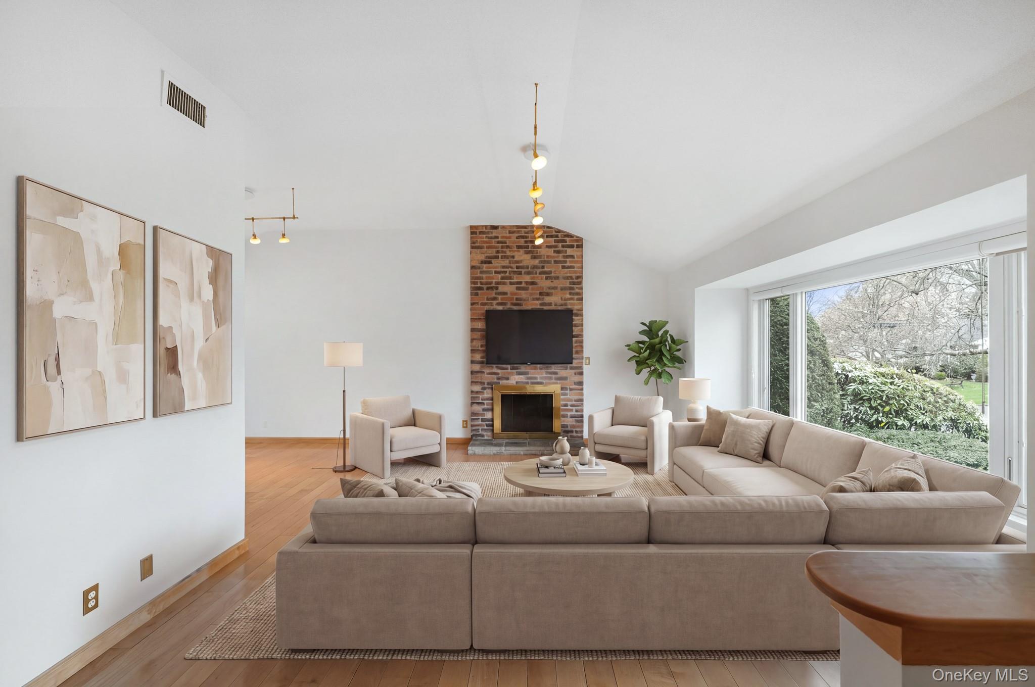 143 Darling Avenue New Rochelle, NY 10804 - Photo 3 of 27