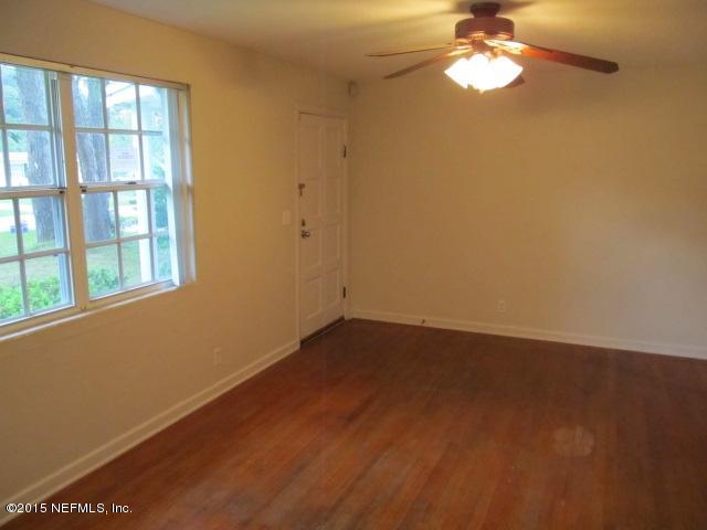 2069 Ryar Road Jacksonville, FL 32216 - Photo 2 of 11 Living Room View 1