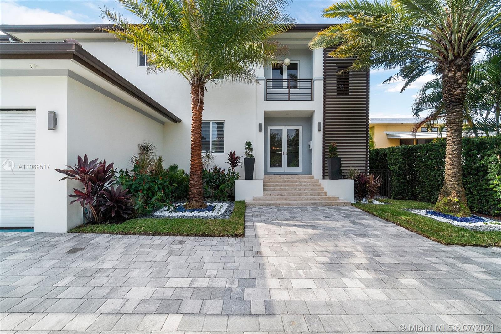 1932 Northeast 118th Road North Miami, FL 33181 - Photo 3 of 53 Gallery Image 3