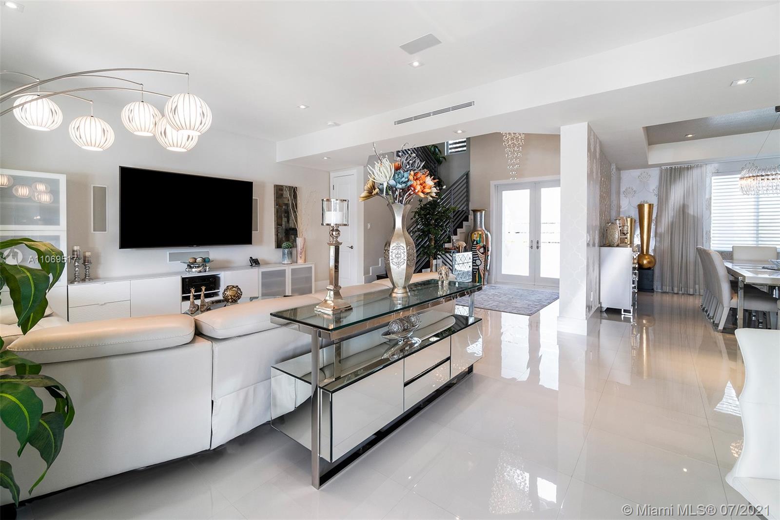 1932 Northeast 118th Road North Miami, FL 33181 - Photo 8 of 53 Gallery Image 8