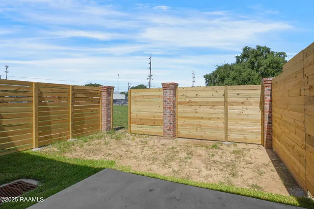 $297,500 | 424 Eraste Landry Road, Lafayette, LA 70506