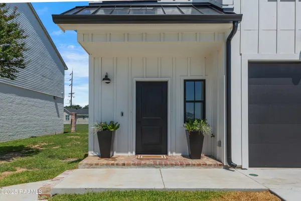 $297,500 | 424 Eraste Landry Road, Lafayette, LA 70506