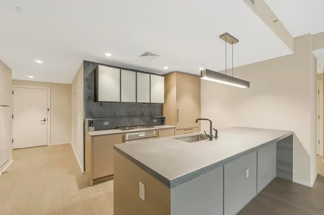 $870,000 | 1425 Hudson Street, Unit 6C, Hoboken, NJ 07030