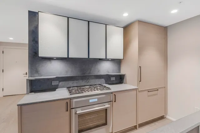 $870,000 | 1425 Hudson Street, Unit 6C, Hoboken, NJ 07030