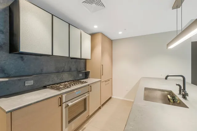 $870,000 | 1425 Hudson Street, Unit 6C, Hoboken, NJ 07030