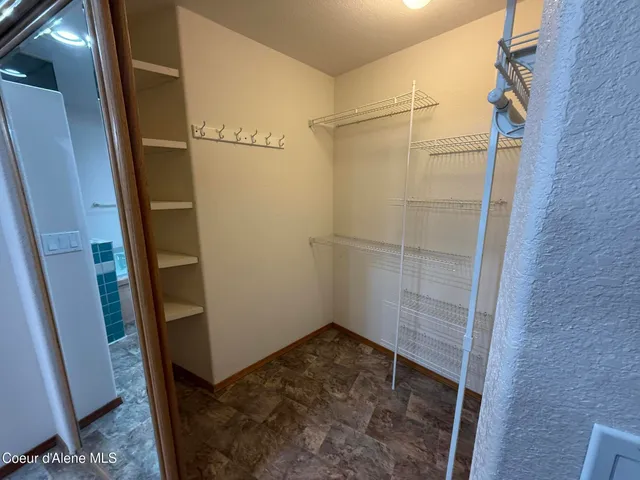 $882,000 | 7959 North Valley Street, Dalton Gardens, ID 83815