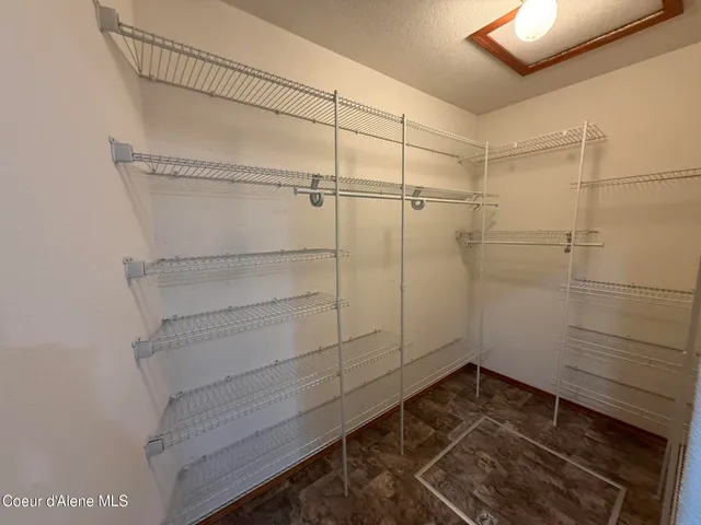 $882,000 | 7959 North Valley Street, Dalton Gardens, ID 83815