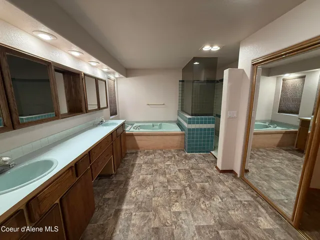 $882,000 | 7959 North Valley Street, Dalton Gardens, ID 83815