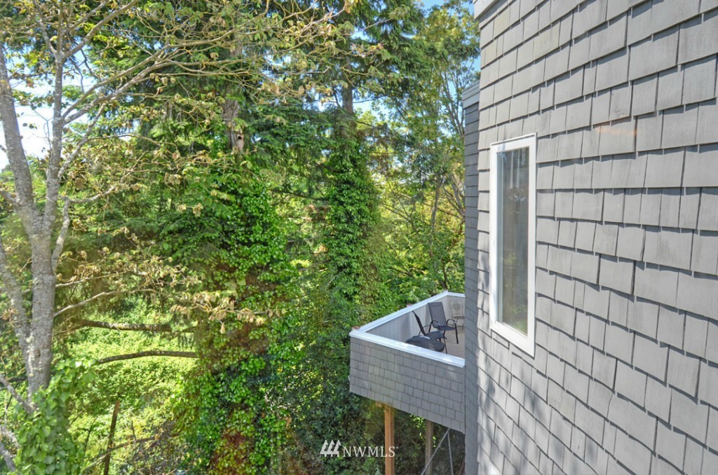 4015 Southwest Webster Street Seattle, WA 98136 - Photo 14 of 15 Gallery Image 14
