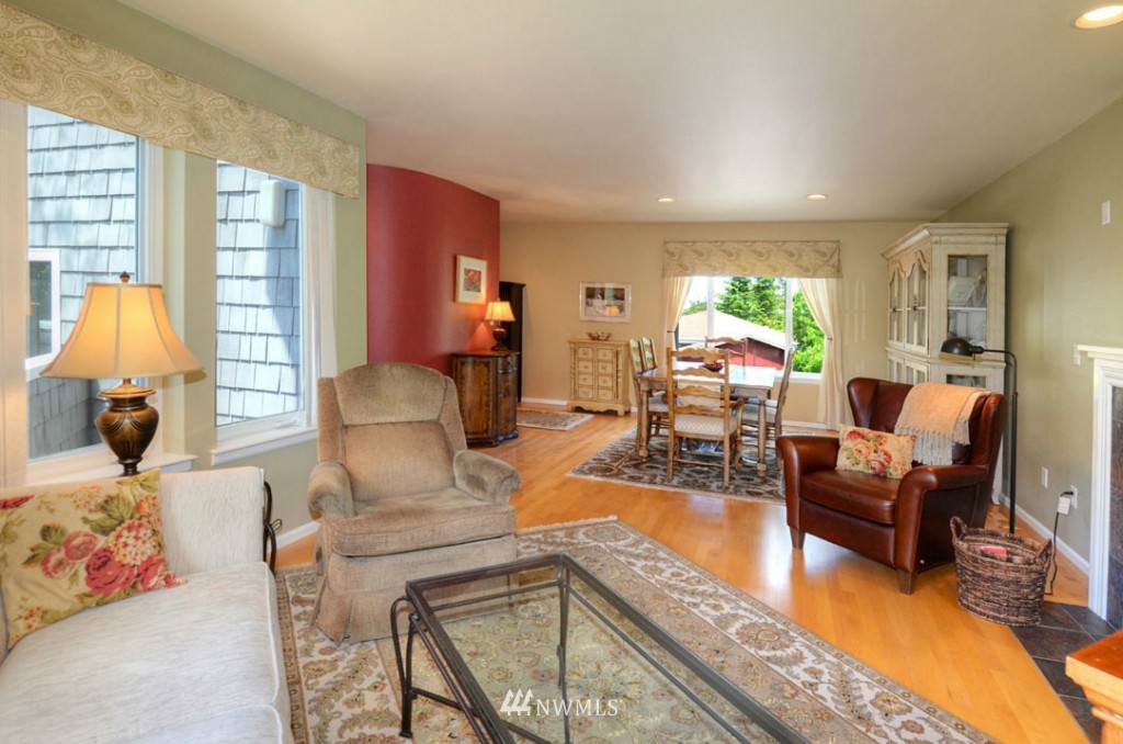 4015 Southwest Webster Street Seattle, WA 98136 - Photo 5 of 15 Gallery Image 5