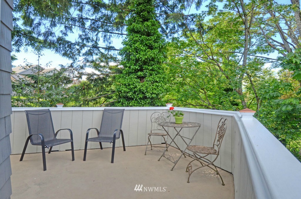 4015 Southwest Webster Street Seattle, WA 98136 - Photo 9 of 15 Gallery Image 9