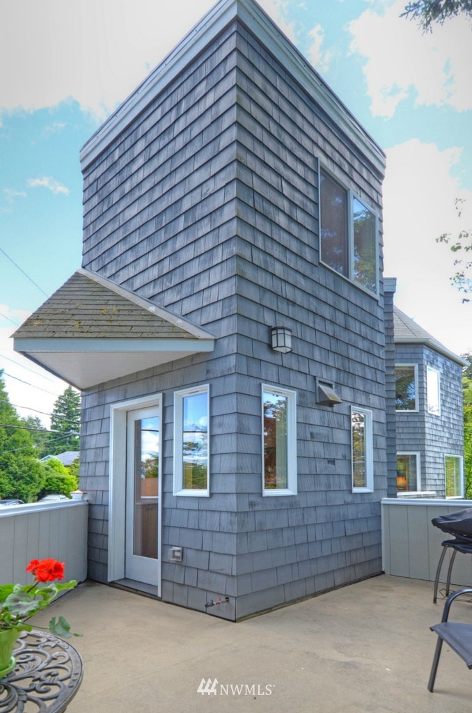 4015 Southwest Webster Street Seattle, WA 98136 - Photo 10 of 15 Gallery Image 10