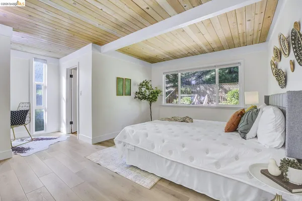 $799,000 | 6635 Banning Drive, Oakland, CA 94611