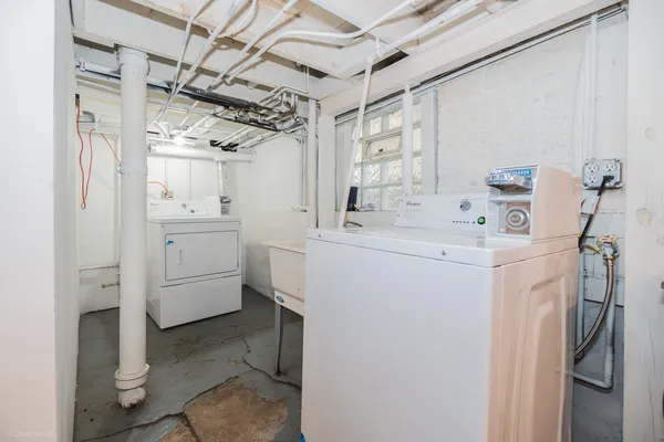 $2,395 | 1936 North St Louis Avenue, Unit 2, Chicago, IL 60647