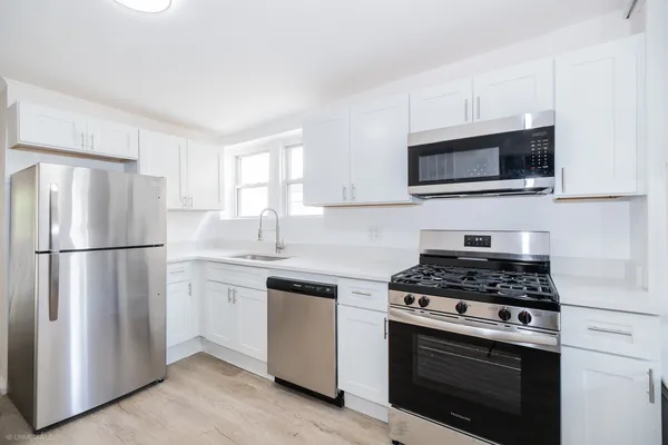 $2,395 | 1936 North St Louis Avenue, Unit 2, Chicago, IL 60647