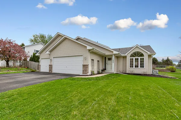 $384,900 | 1435 Springwood Lane, Faribault, MN 55021