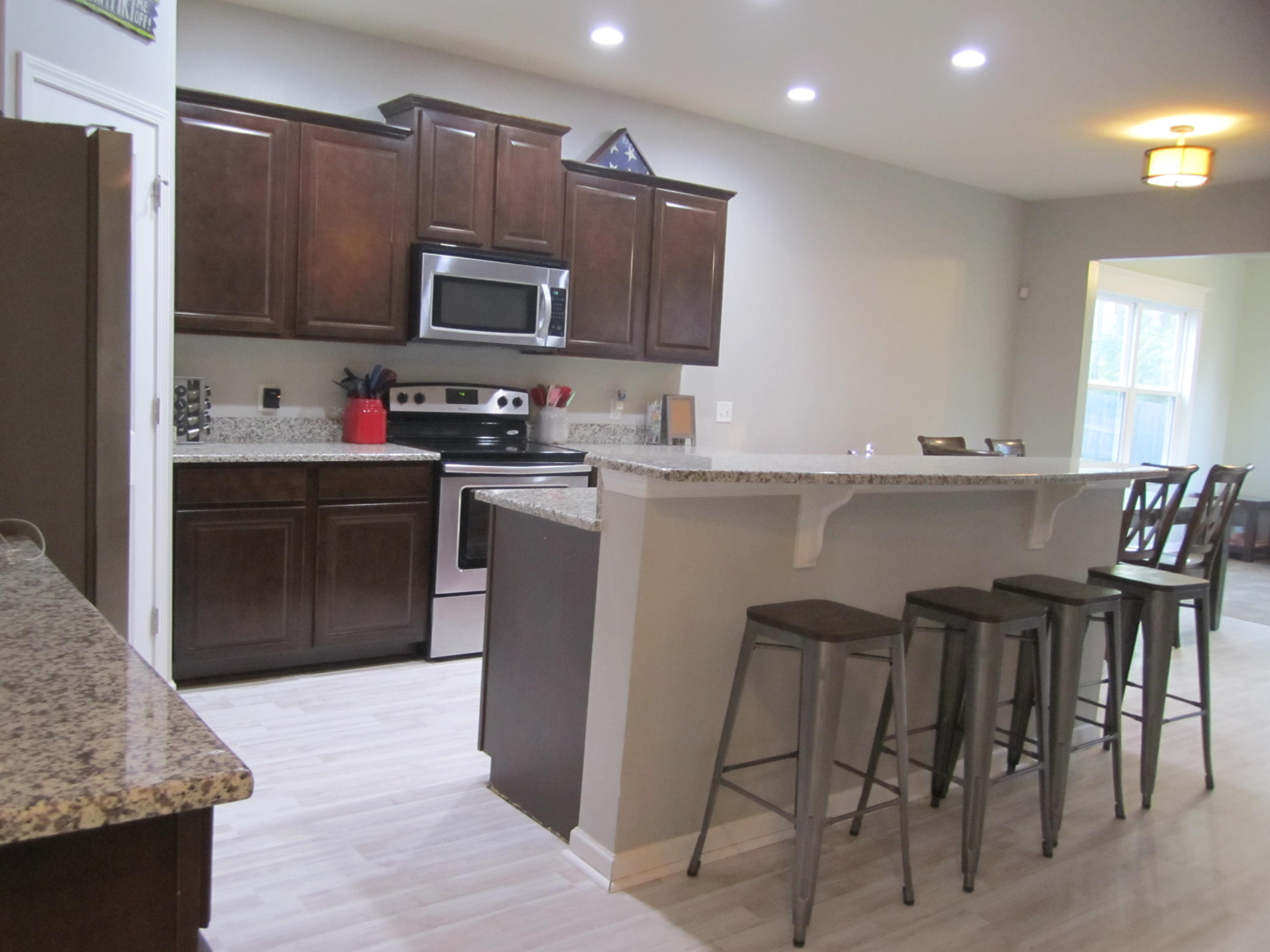 272 Decatur Drive Summerville, SC 29486 - Photo 8 of 42 Island/ Bar