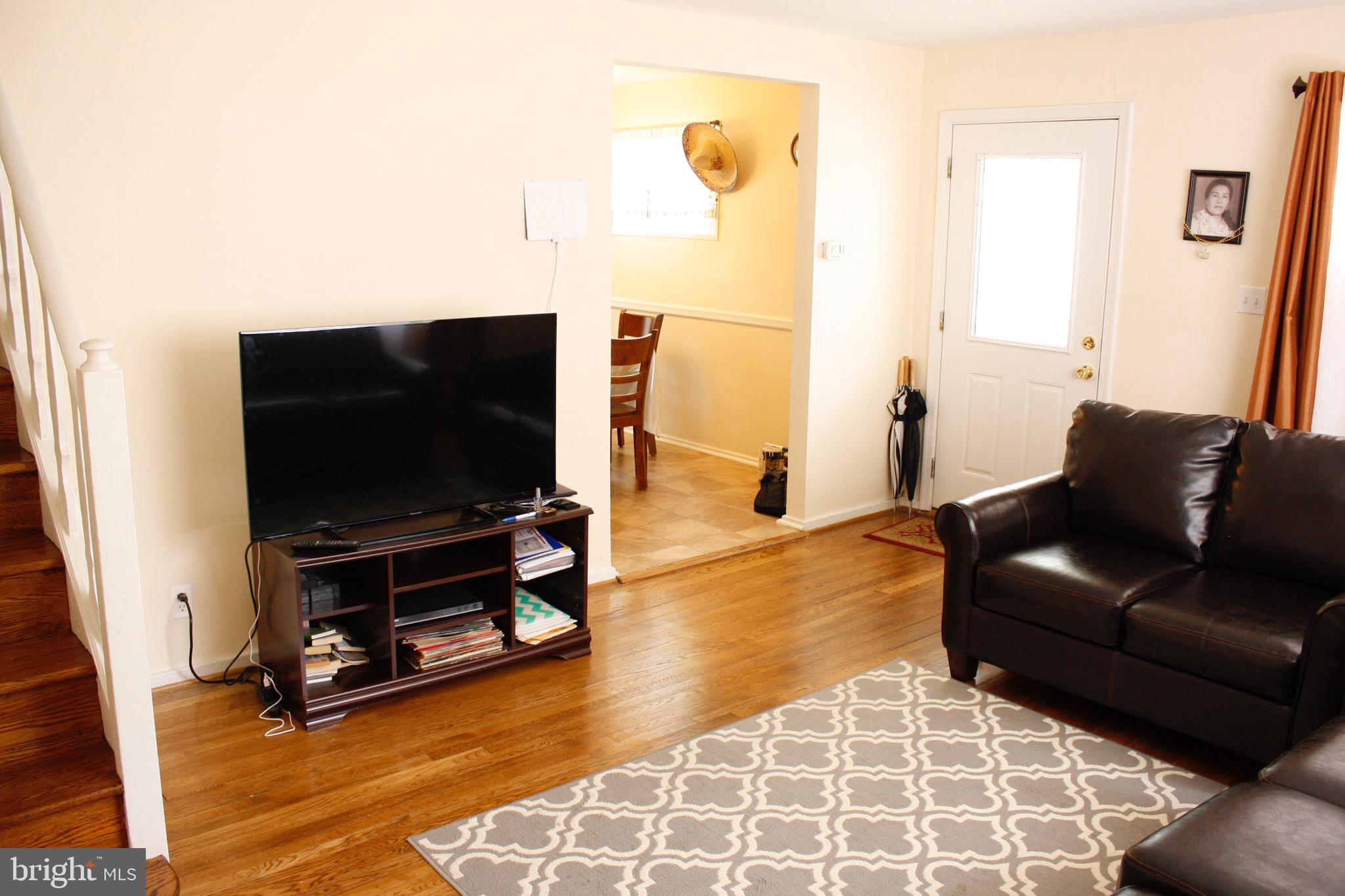 12214 Centerhill Street Silver Spring, MD 20902 - Photo 5 of 37 Gallery Image 5