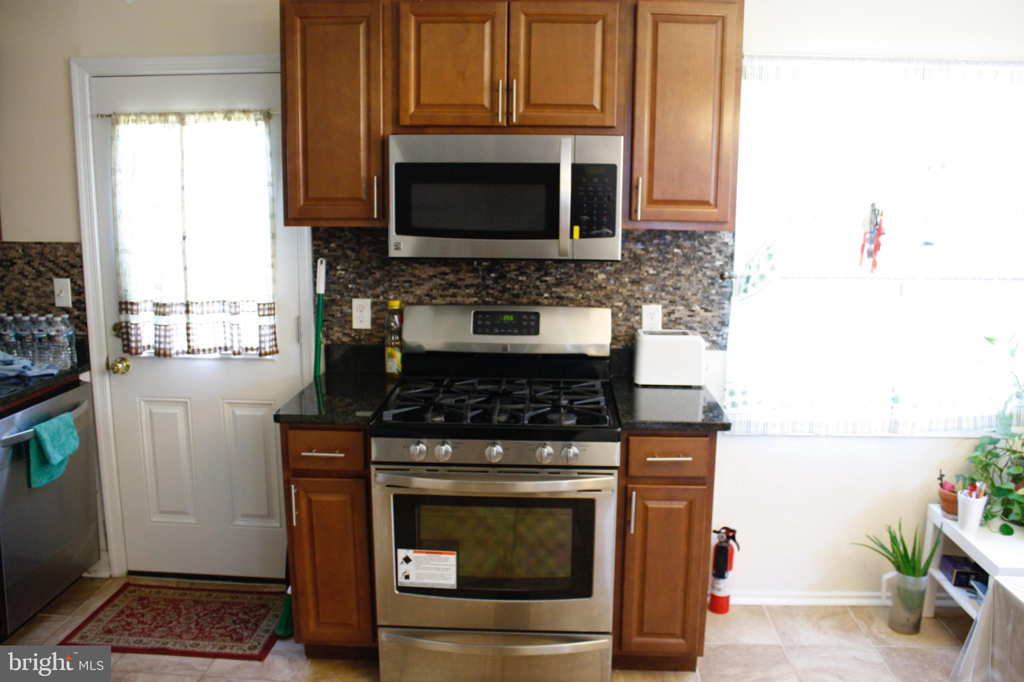 12214 Centerhill Street Silver Spring, MD 20902 - Photo 7 of 37 Gallery Image 7