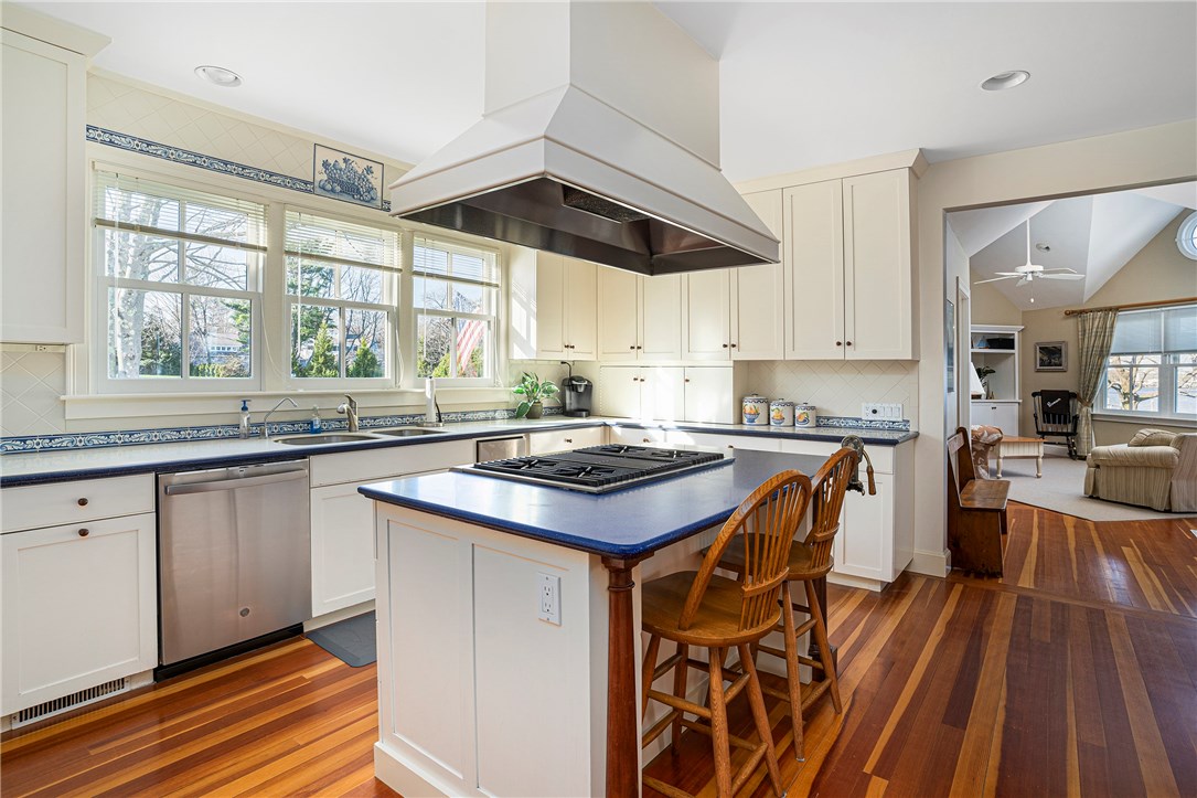 128 Adams Point Road Barrington, RI 02806 - Photo 9 of 33